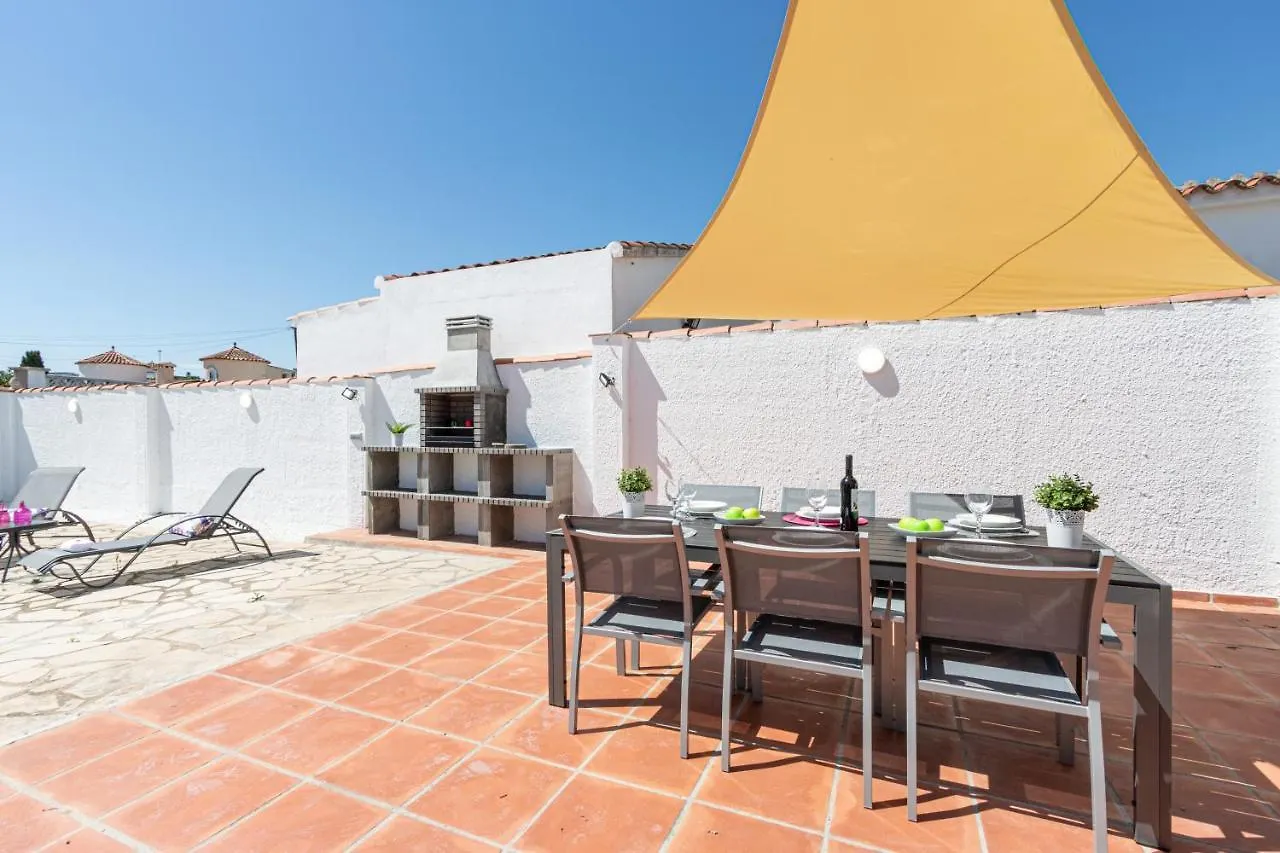 Apart-Rent Casa Con Piscina Alberes 0005 Empuriabrava 0*,  Spain