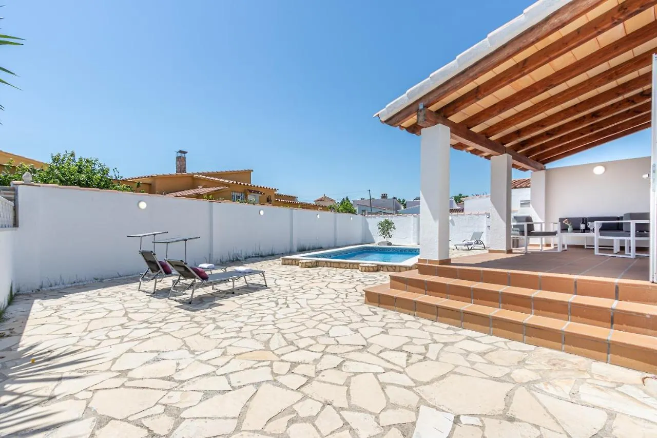 Villa Apart-Rent Casa Con Piscina Alberes 0005 Empuriabrava Spain